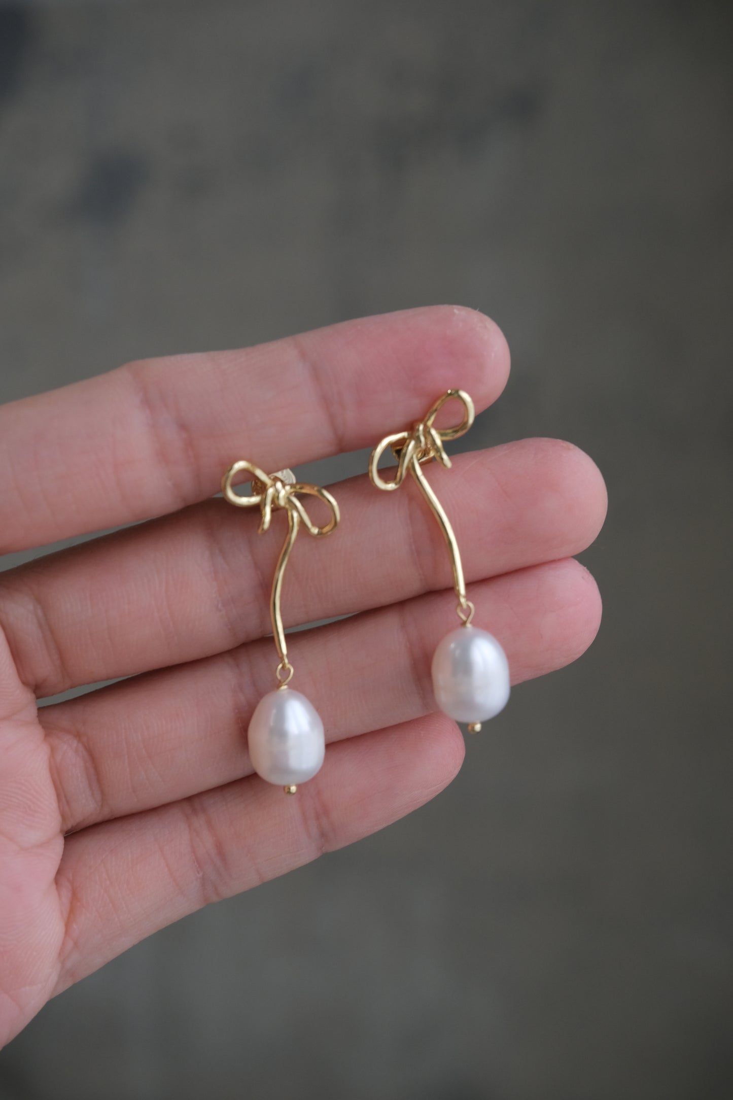 Isabel Bow Pearl Earrings